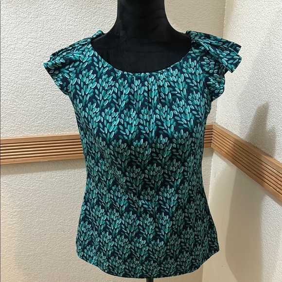 Banana Republic Tops - Banana Republic Size S Teal Leaf Print Women's Top!!